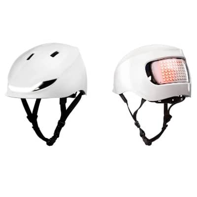 mejor casco con luz inteligente lumos matrix para patinete electrico